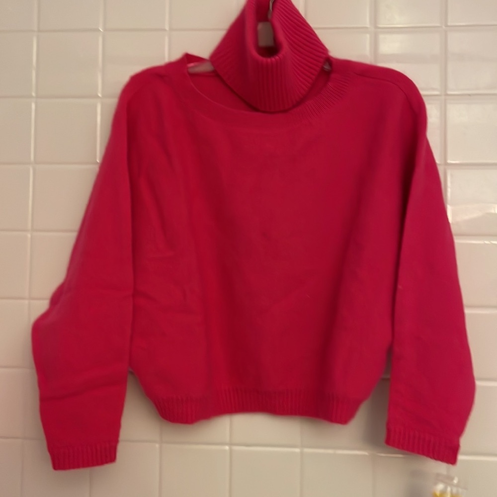 NWT INC batwing sleeves sweater, size M. Gorgeous bright pink color and headband